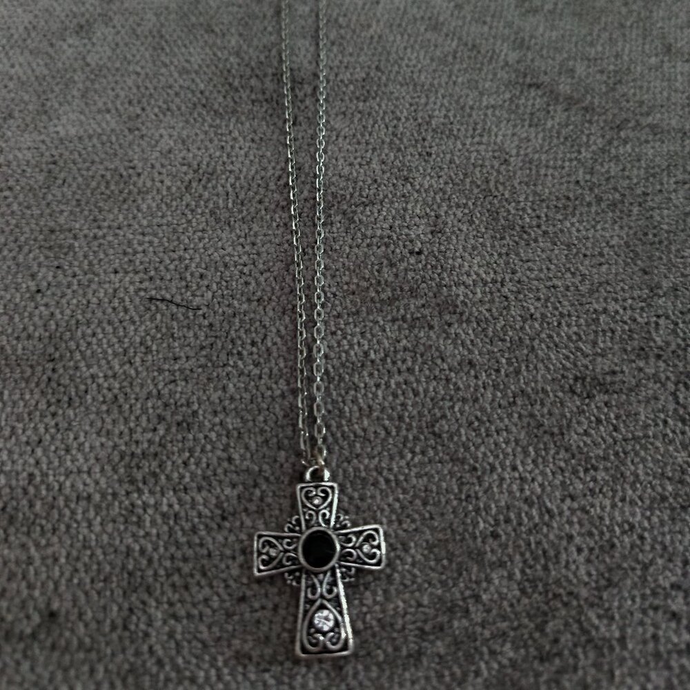 Women's SILVER TONE CROSS NECKLACE